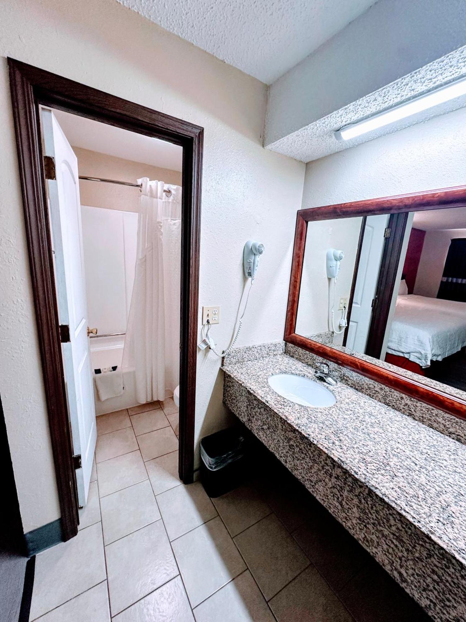Relax Inn Henryetta ภายนอก รูปภาพ